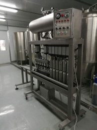 8 Heads Bottling machines for brewery filling