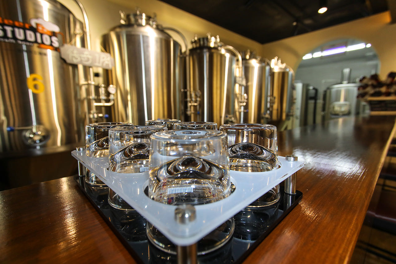 The characteristics of fermentation technology of craft beer brewed by brewery equipment.