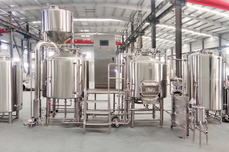 <b>The complete 1000L brewing equipment has been shipped to France</b>