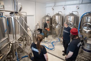 Microbrasserie La Compagnie started their first brew in Canada!