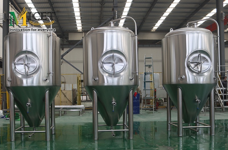 Craft brewery equipment manufacturer