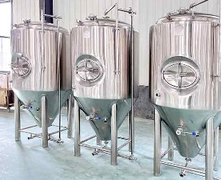 What is commercial brewing and home brewing?