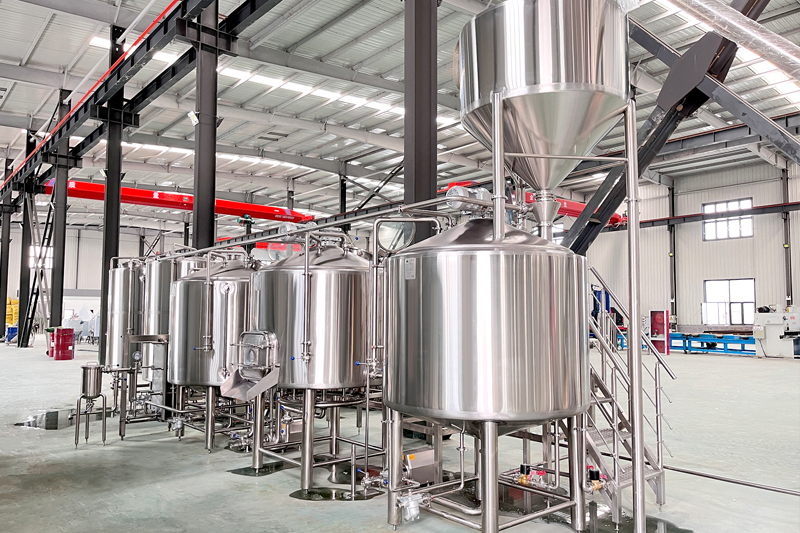 <b>The complete 1000l microbrewery equipment has been shipped to Dubai</b>