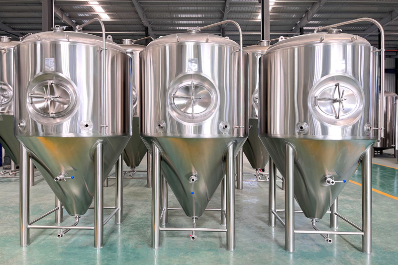 <b>1000L fermenters shipped to Ireland</b>